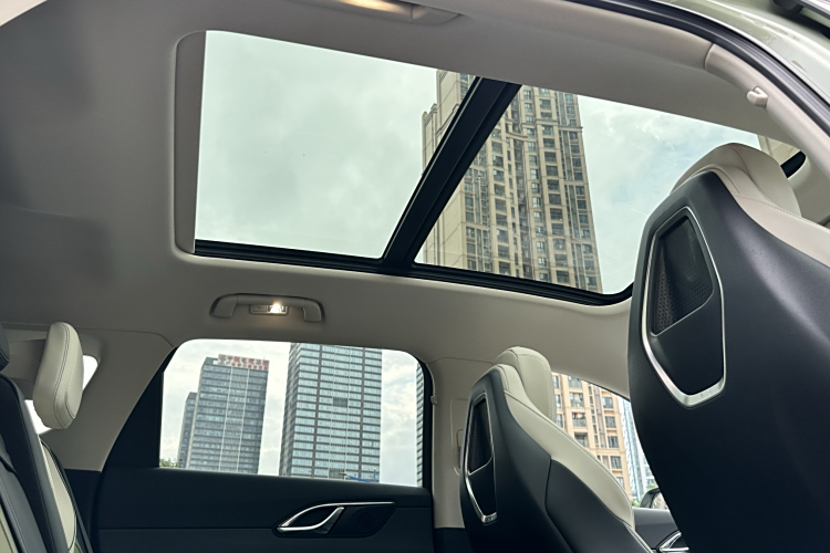 HongQi HS3 2023 car image #25