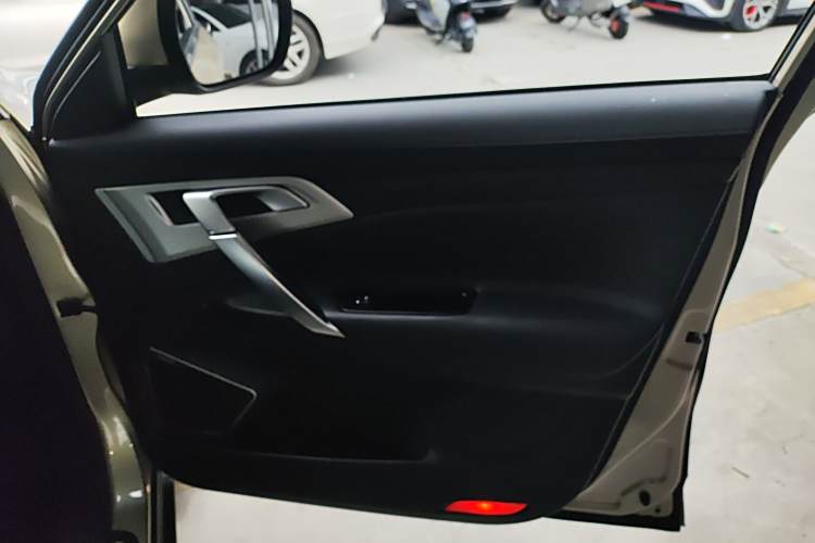 GEELY Okavango 2017 #25 GEELY Okavango 2017 car image #25