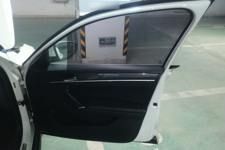 Volkswagen C-Trek 2018 immagine di auto #25