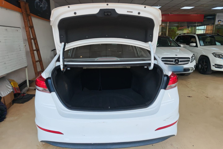 Hyundai Elantra AD 2019 car image #25