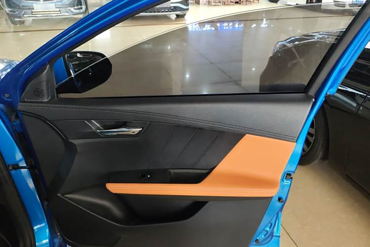 BYD e2 2020 #25 BYD e2 2020 immagine di auto #25