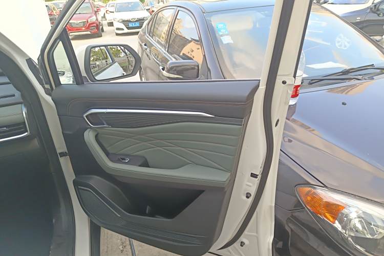 GEELY Okavango L 2024 car image #25