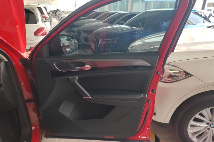 Volkswagen Tayron X 2021 #25 Volkswagen Tayron X 2021 car image #25