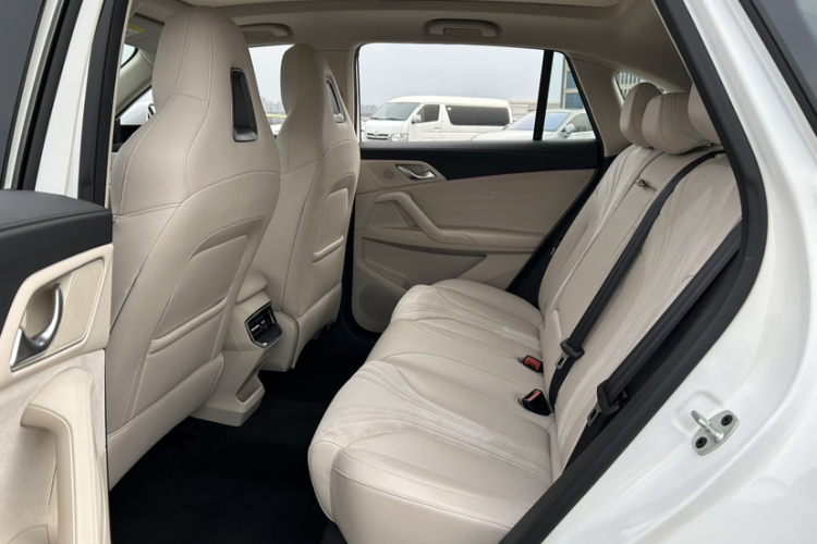 Roewe D5X DMH 2025 imagem de carro #25