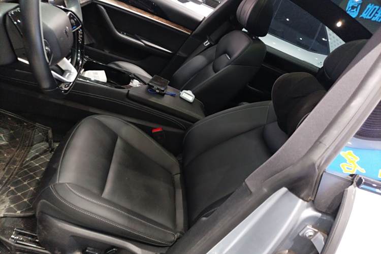 哪吒汽车 哪吒S 2023 汽车图片 #25