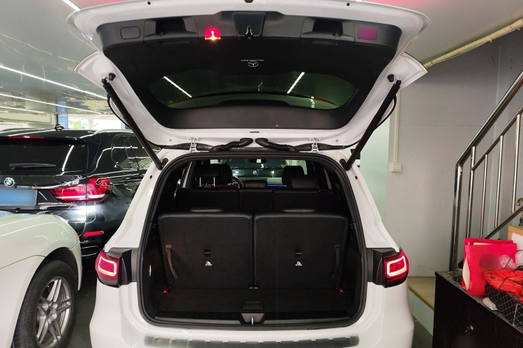 Mercedes-Benz GLB AMG 2020 immagine di auto #25