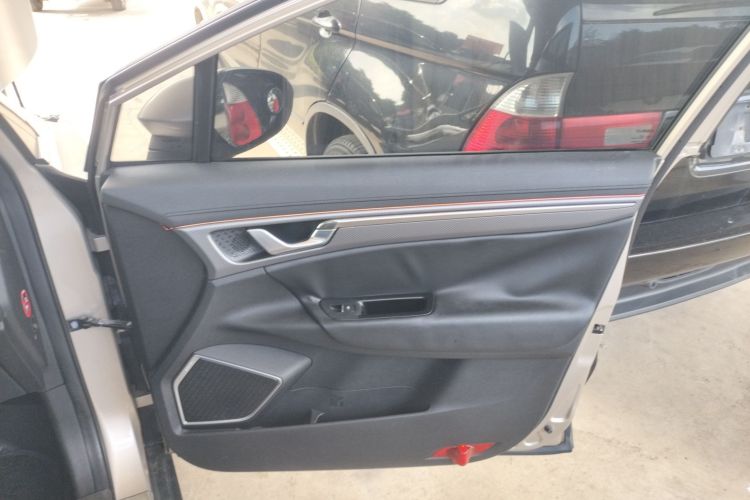 GEELY Emgrand GSe 2017 #25 GEELY Emgrand GSe 2017 car image #25