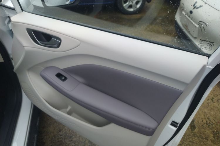 MG 4 EV 2025 car image #25