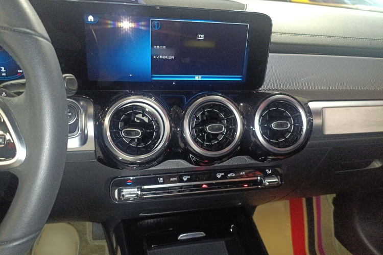 Mercedes-Benz GLB Class 2022 #25 Mercedes-Benz GLB Class 2022 car image #25