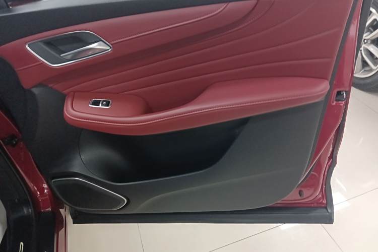 MG HS 2023 car image #25