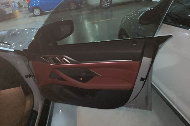 BMW i4 M50 2023 #25 BMW i4 M50 2023 car image #25