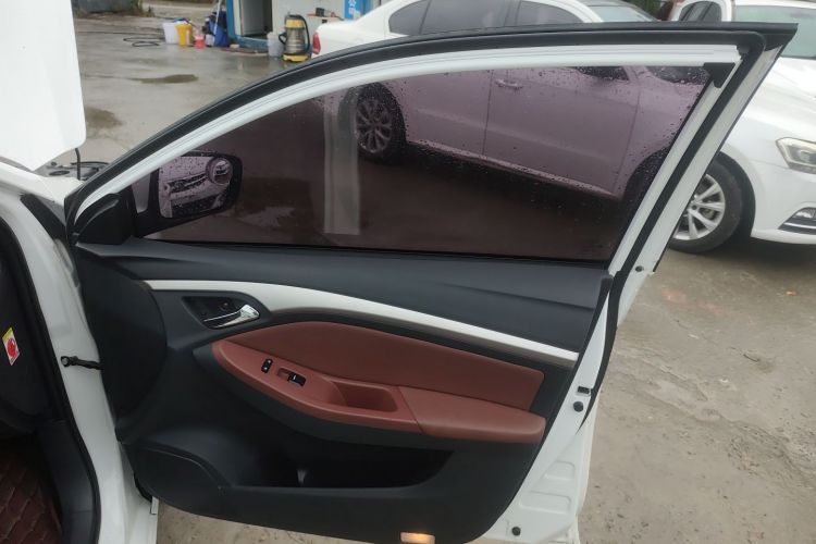 BYD G5 2017 #25 BYD G5 2017 car image #25