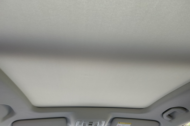 MG ES5 car image #25