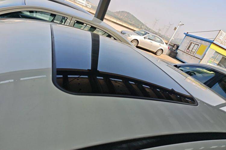 MG GT 2018 car image #25