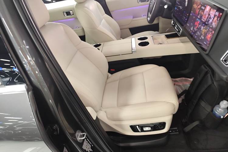 Li L8 2023 изображение автомобиля #25