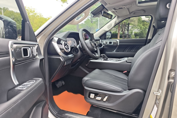 Tank 400 2025 car image #25