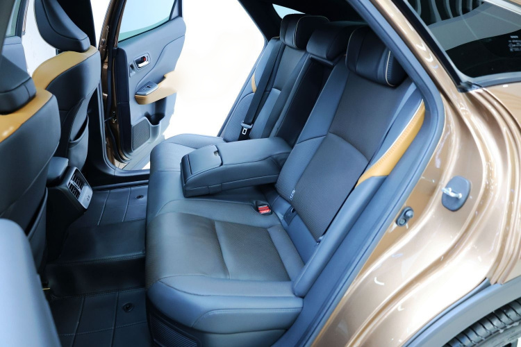 Toyota Crown 2023 immagine di auto #25