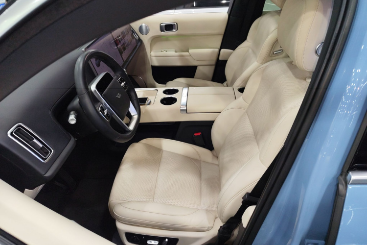 Li L8 2023 изображение автомобиля #25