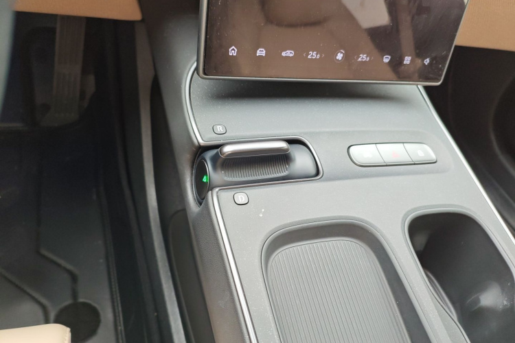 NIO ET5T 2023 изображение автомобиля #25