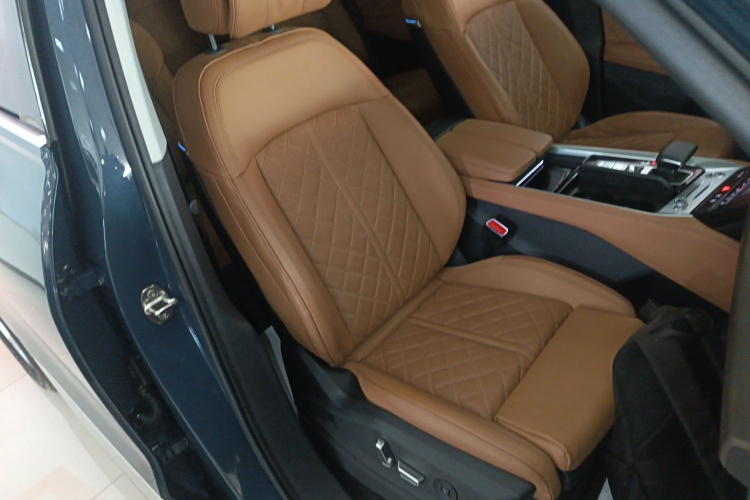 Audi Q6 2024 изображение автомобиля #25