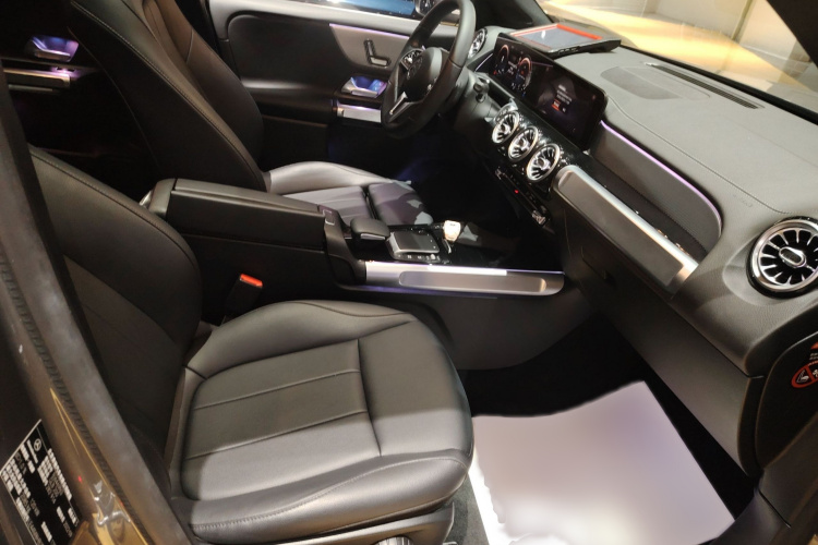Mercedes-Benz GLB Class 2022 #25 Mercedes-Benz GLB Class 2022 car image #25