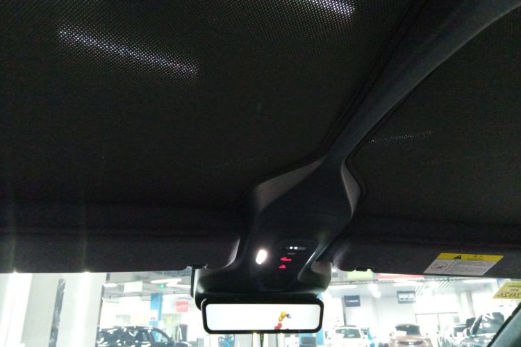 Avatr 11 2024 car image #25