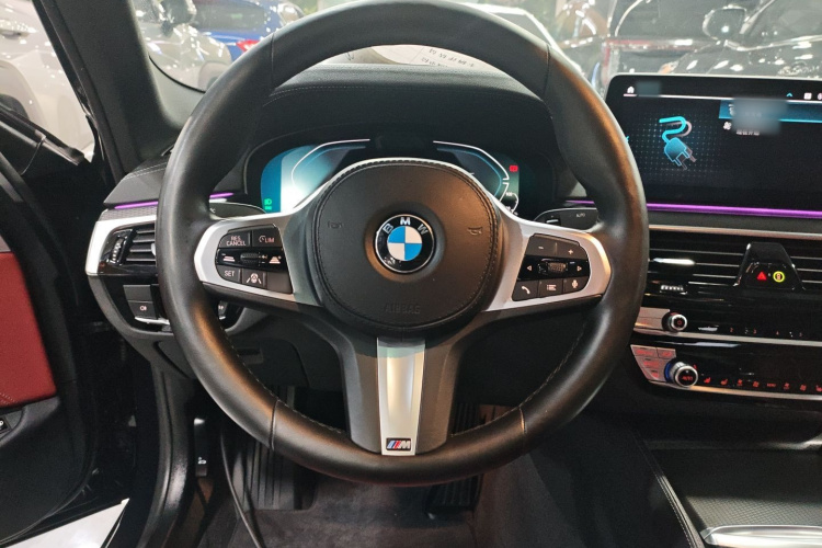 BMW M5 New Energy 2021 #25 BMW M5 New Energy 2021 car image #25