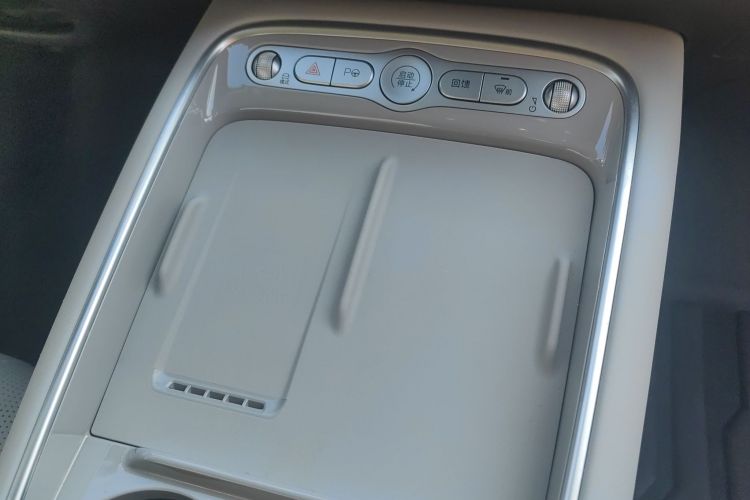 BYD Sea Lion 05 EV 2025 #25 BYD Sea Lion 05 EV 2025 car image #25