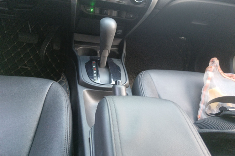 Honda City 2016 изображение автомобиля #25