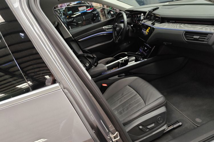 Audi e-tron (Imported) 2020 car image #25