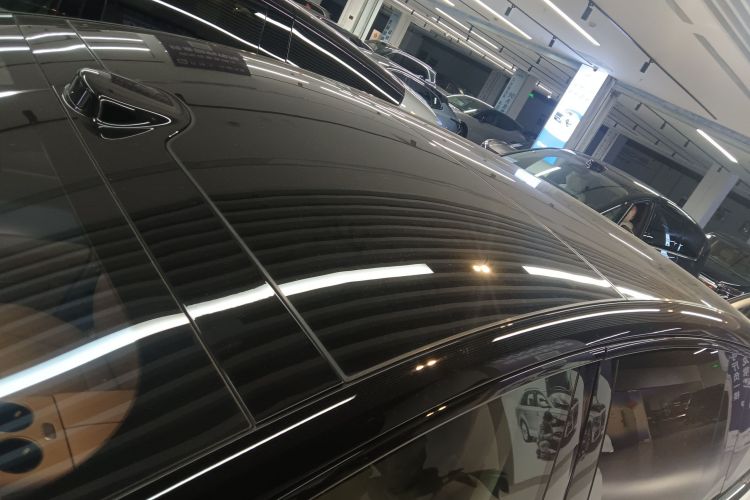 Li i8 2025 image de voiture #25