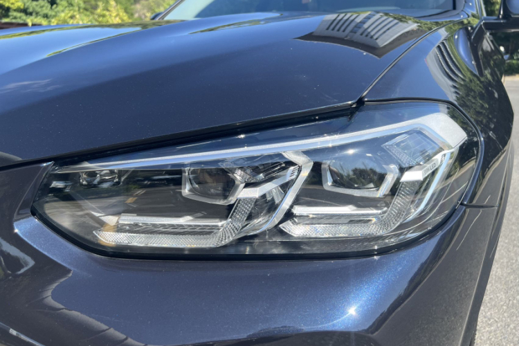 BMW iX3 2022 car image #25