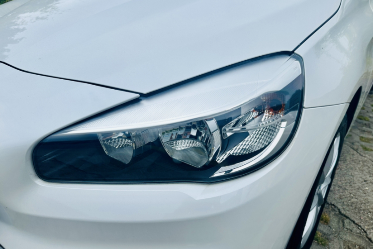 BMW 2 Series Tourer 2017 car image #25