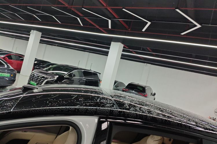 Li i8 2025 image de voiture #25