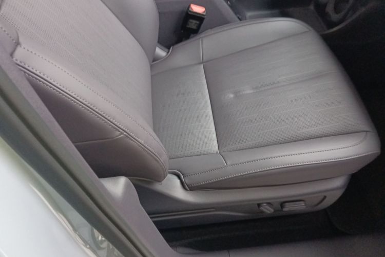 零跑汽车 零跑B10 2025 汽车图片 #25