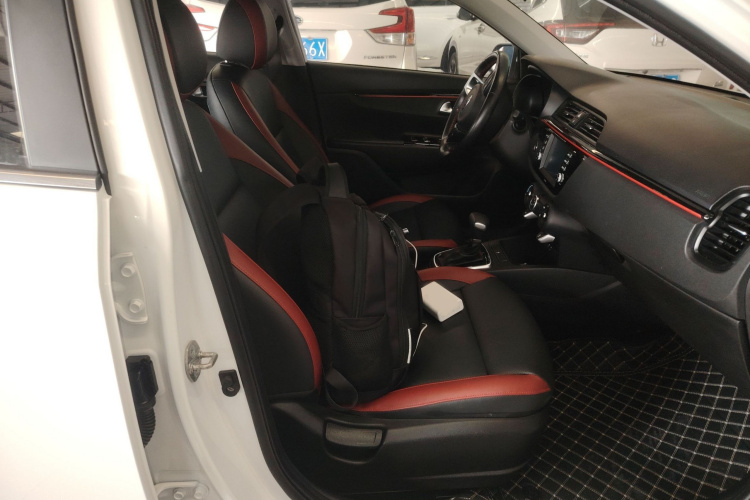 Kia Rio Cross 2018 صورة سيارة #25