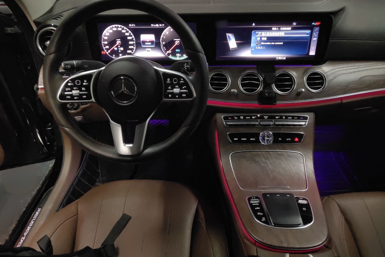 Mercedes-Benz E Class New Energy 2020 car image #25