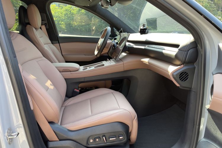 NIO ES6 2023 изображение автомобиля #25