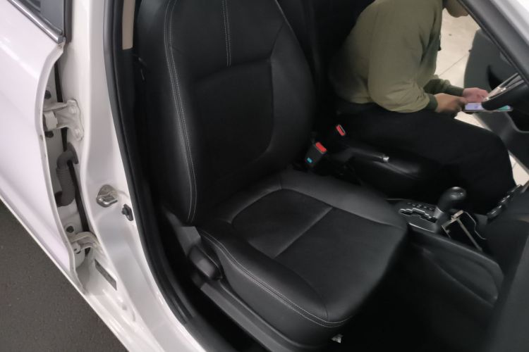 Kia K2 2016 car image #25