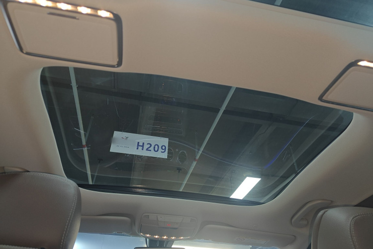 Mercedes-Benz E Class 2022 car image #25