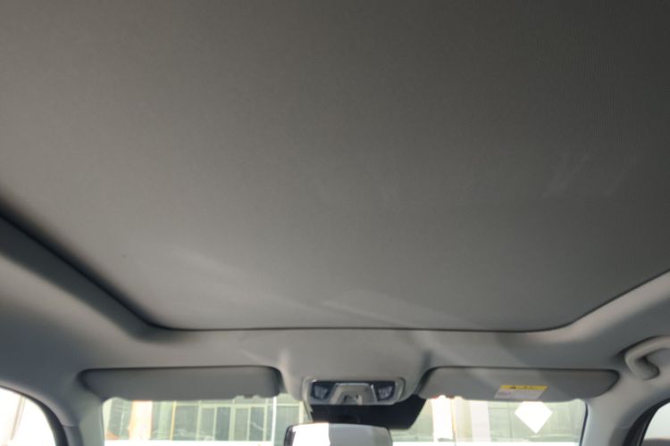 Changan UNI-Z PHEV 2024 car image #25