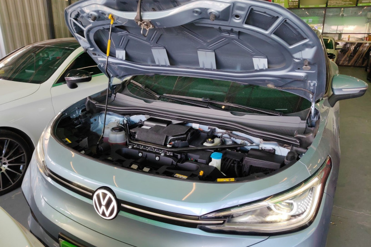 Volkswagen ID.4 X 2022 car image #25