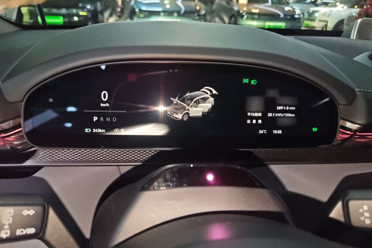 Zeekr 7X 2024 car image #25