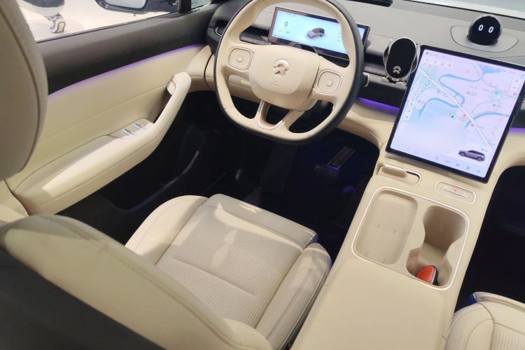 NIO ES6 2024 صورة سيارة #25