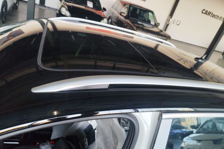 Volkswagen T-Roc 2025 car image #25