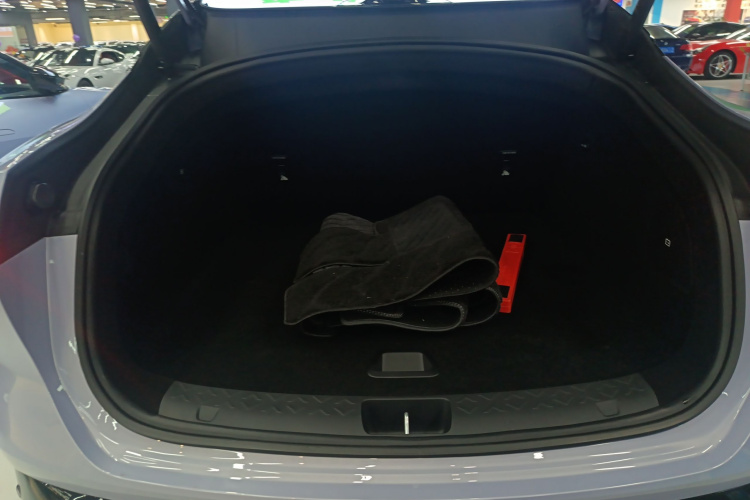 阿维塔 阿维塔06 2025 汽车图片 #25