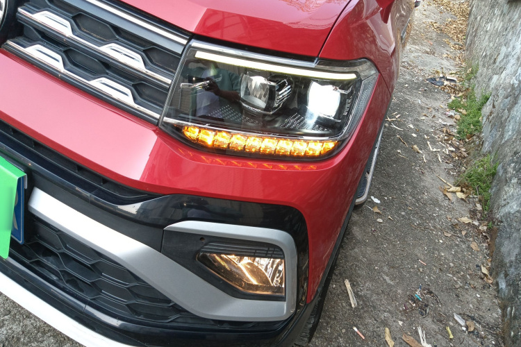 Volkswagen T-Cross 2020 #25 Volkswagen T-Cross 2020 car image #25