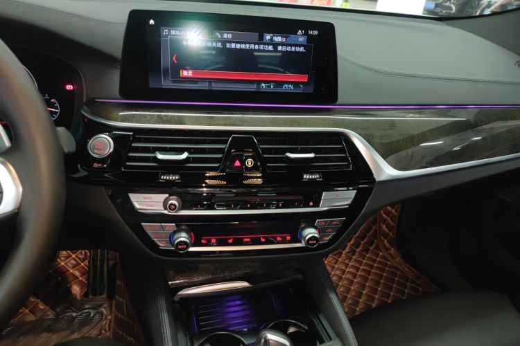 BMW 6 Series GT 2019 car image #25