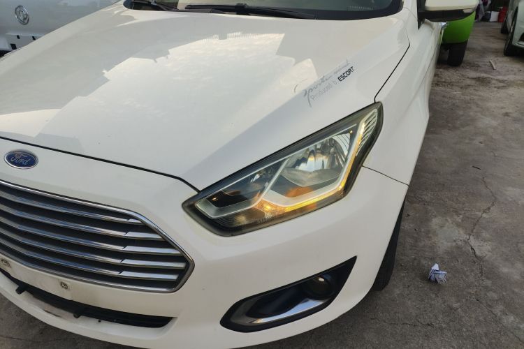 Ford Escort 2015 #25 Ford Escort 2015 immagine di auto #25