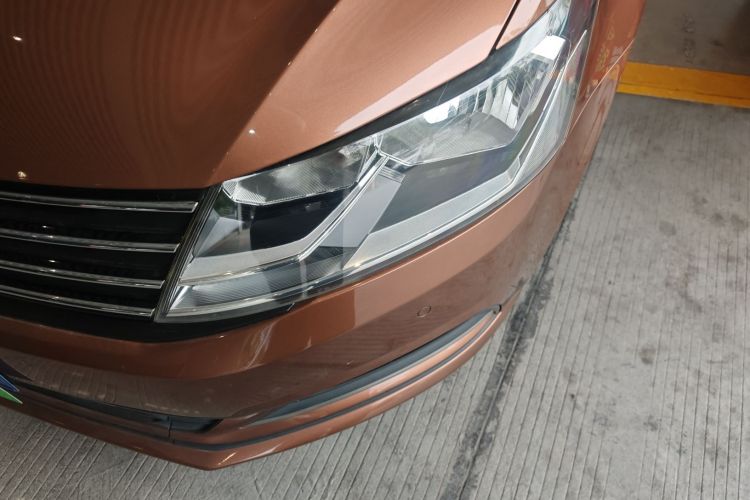 Volkswagen Gran Lavida 2018 immagine di auto #25